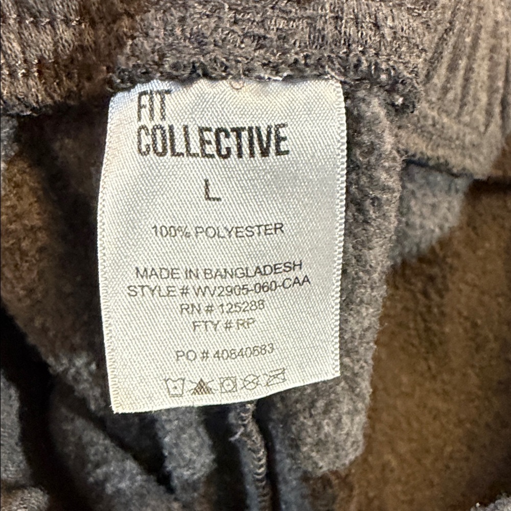 Bundle Sweatshirt & Sweatpants, Large - Picture 2 of 5